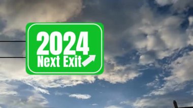 2024 'ün zaman aşımına uğramış sonraki çıkış metni yeşil yol tahtasında hareket eden bulutlar arkaplan canlandırması