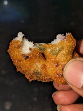 Çay molası, Hint aperatifleri, Bonda veya Vade.