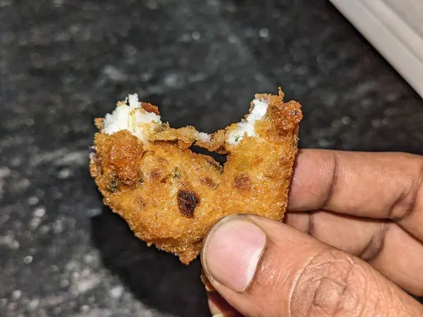 Çay molası, Hint aperatifleri, Bonda veya Vade.