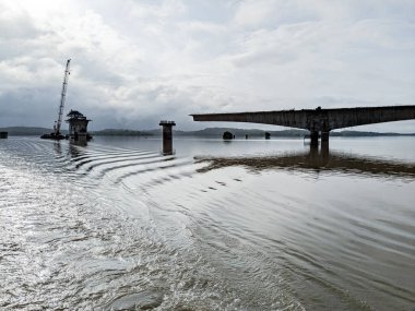 Köprü İnşaatı Nehir Üzerinde İlerliyor: Son Gelişmeler ve Güncellemeler