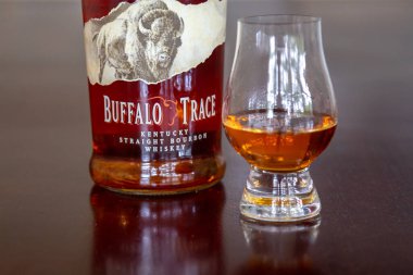 Brasilia, Df, Brezilya, 11 Mart 2013: Buffalo Trace Whiskey sek burbon Kentucky.