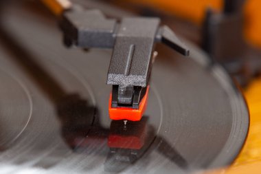 Kapalı ve seçici odak noktasında geleneksel vinil kayıt