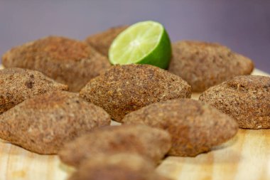 Geleneksel Suriye Lübnan dolgulu kibbeh