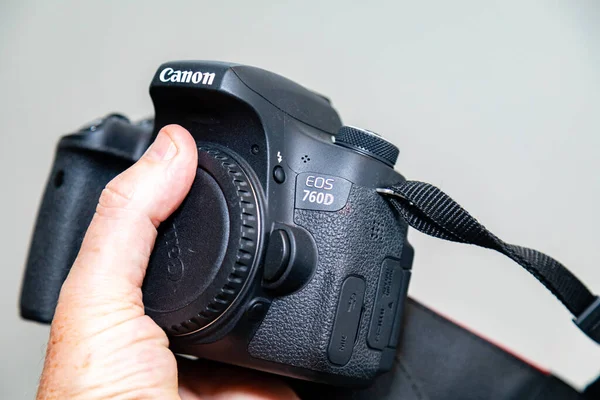Cámara Canon 760D Mano —  Fotos de Stock