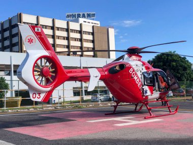 İtfaiye kurtarma helikopteri. Asa Norte Bölge Hastanesi (HRAN).