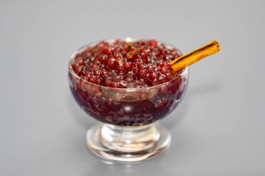 Vanilya kremalı kırmızı şarap sagosu, Güney Brezilya 'dan geleneksel kültürel tatlı. Gaucho kültürü