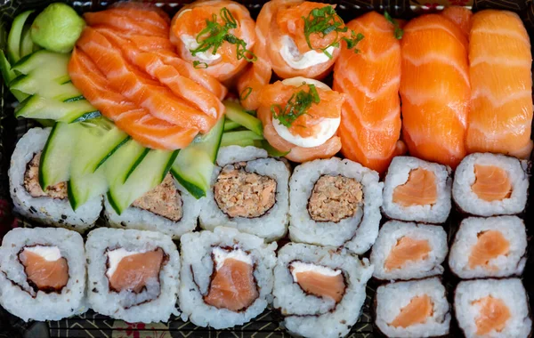 Sushi Salmone Tradizionale Cucina Tipica Giapponese — Foto Stock