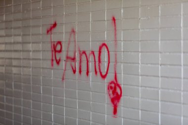 Brezilya 'nın Brasilia şehrindeki büyük bir caddenin altındaki tünel.