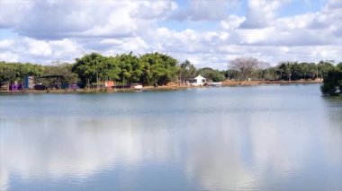 Latin Amerika 'nın en büyük şehir parkı D. Sarah Kubitschek Brezilya' nın Brasilia Df şehrinde.