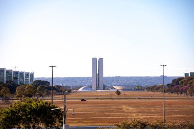 Başkent Katedrali, Üç Güç Meydanı