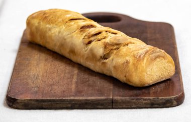 Geleneksel zanaatkar pepperoni ekmeği, gerçekten sağlıklı yiyecekler.