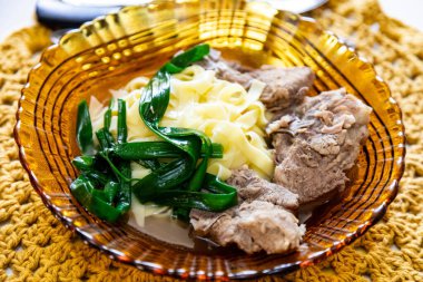 Gerçek yemek, kırsal ve besleyici ev yemeği.