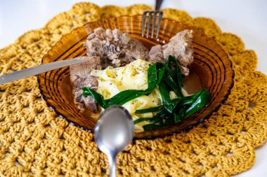 Gerçek yemek, kırsal ve besleyici ev yemeği.