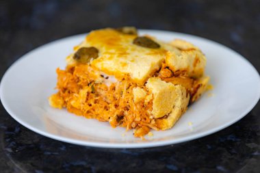 Tipik Brezilya usulü tavuklu turta. Empado de frango