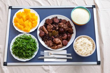 Geleneksel ve en iyi tamamlanmış Brezilya feijoada 'sı