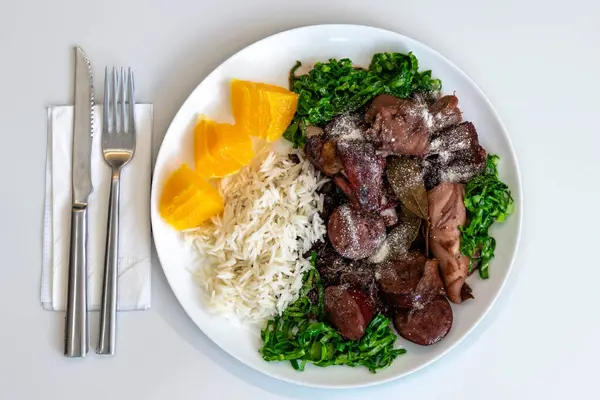 Geleneksel ve en iyi tamamlanmış Brezilya feijoada 'sı