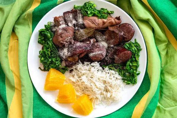 Geleneksel ve en iyi tamamlanmış Brezilya feijoada 'sı