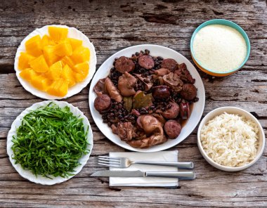 Geleneksel Brezilyalı Feijoada üst görünümü