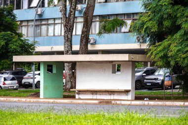  Brasilia DF şehrinde tipik bir otobüs durağı