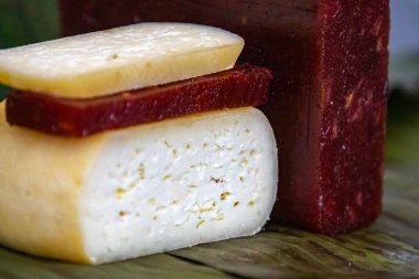 Romeo ve Juliet olarak bilinen guava ezmeli geleneksel peynir.