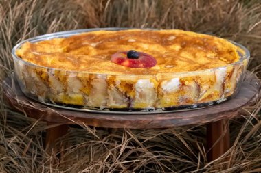 Karanfil ve Tarçınlı Klasik Elmalı Turta