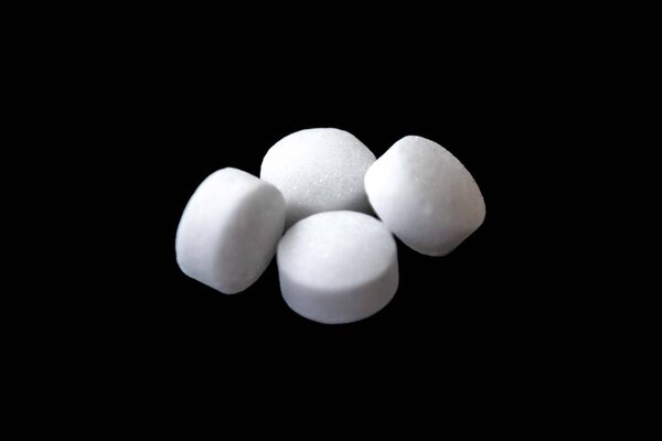 Белые нафталин, или нафталин шары изолированы в мельчайших деталях