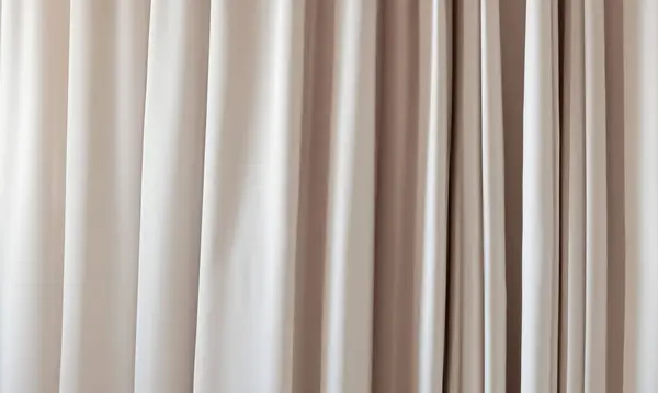 Dekoratörler ve mimarlar tarafından tasarlanmış minimalist tam çerçeve perdesi