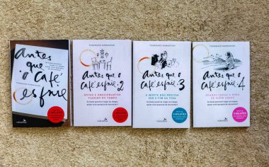  Japon yazar Toshikazu Kawaguchi 'nin 