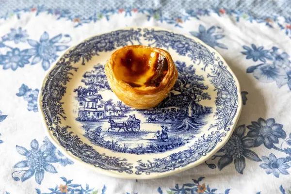 Pastel de Belm olarak bilinen en geleneksel ve ikonik Portekiz kremalı turtası.