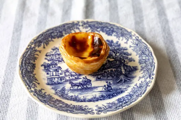Pastel de Belm olarak bilinen en geleneksel ve ikonik Portekiz kremalı turtası.