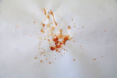 Kan lekelerinin hidrojen peroksitle tanımlanması için adli tıp testi. bilimsel polis