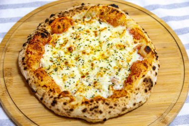 Dünyanın en iyi pizzası, krem peynirli tavuk pizzası. Geleneksel Brezilya pizzası