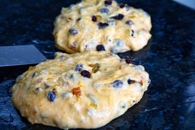 The most traditional Italian artisanal panettone made with natural fermentation.