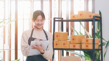 Startups or small entrepreneurs,Check orders and product stock,prepare to ship the product box,order management in online stores, shopping on internet,Selling online on the Internet,SME,e-commerce,