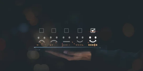 Erkek tüketiciler memnuniyetlerini, iş değerlendirme başarılarını, Müşteri Deneyimi Anketi Konseptlerini, Kalite Değerlendirmesini, Müşteri Garanti, Hizmette Mükemmellik, Mükemmel bir anket 