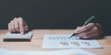 Grafik raporu ve iş istatistikleri grafikleri, analiz ve kurumsal stratejinin iyileştirilmesi, mali ve pazarlama belgeleri, İstatistik ve Veri Kavramları, iş büyüme grafiği