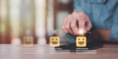 Erkek tüketicilerin görüşleri ve memnuniyetlerini, iş değerlendirmelerindeki başarılarını, Müşteri Deneyimi Anketi Konseptlerini, Online değerlendirmeleri, Kalite Değerlendirmeleri, müşterilerden geri bildirim göstermeleri