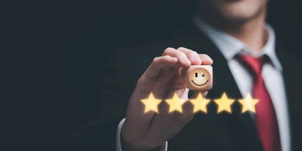 Erkek tüketicilerin görüşleri ve memnuniyetlerini, iş değerlendirmelerindeki başarılarını, Müşteri Deneyimi Anketi Konseptlerini, Online değerlendirmeleri, Kalite Değerlendirmeleri, müşterilerden geri bildirim göstermeleri