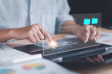 Belge dizini, organizasyonun önemli belge depolama yönetimi, ERP belge sistemi, kalite değerlendirme yönetimi ile çalışan denetçi işçisi Bir kontrol listesi, çevrimiçi belge veritabanı ile