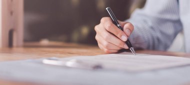 İş anlaşmaları ve onaylar, iş sözleşmesi imzalanması, sözleşme belgelerinin teyidi veya garanti kartı, yasal sözleşme, garanti doğruluğu, bir form imzalanması, iş evrakları 