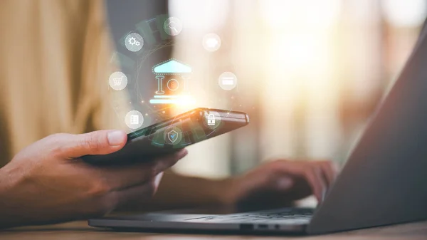 Kredi kartıyla çevrimiçi ödeme kavramı, çevrimiçi bankacılık hizmeti, İnternet ödemesi, para transferi ve hizmet ücreti ödemesi, başvuru ile mali işlemler, e-ticaret, çevrimiçi alışveriş 