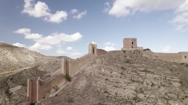 Tyłu Odkrywając Dron Widok Góry Albarracin Średniowiecznej Wsi Prowincji Teruel — Wideo stockowe