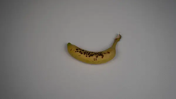 Dojrzały Żółty Banan Białym Tle — Zdjęcie stockowe