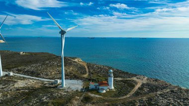 Yel değirmeni Deniz tarafından inşa edilmiş yel değirmenleri.