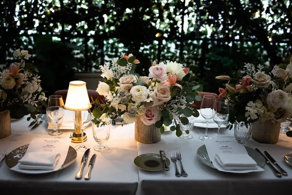 Tisch Set Für Hochzeit Oder Ein Anderes Catering Event Dinner lizenzfreie Stockbilder