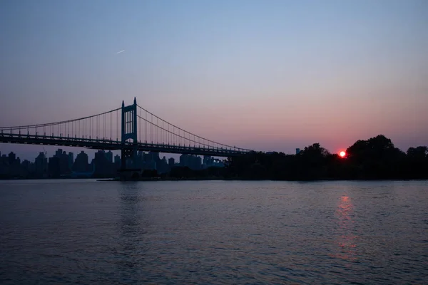 川での夕日 — ストック写真