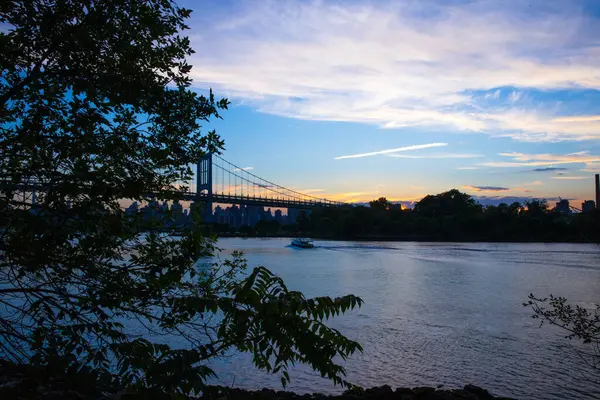 Die Brücke Über New York City Der Nacht — Stockfoto