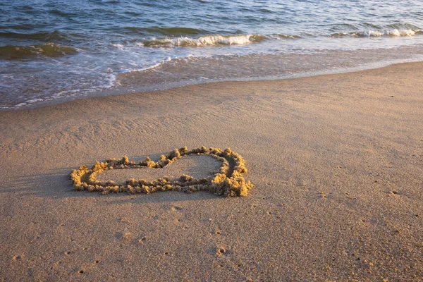 Coração Forma Símbolo Amor Praia Areia — Fotografia de Stock