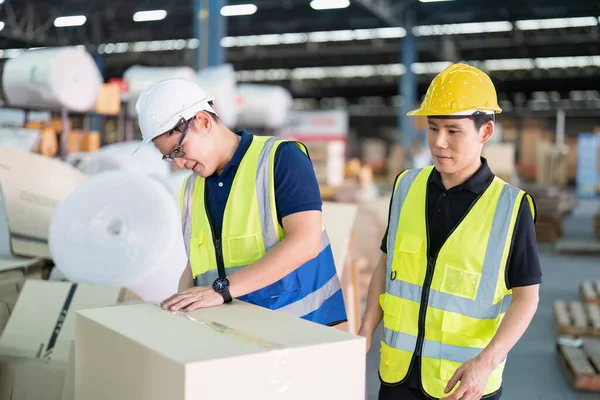 Staff Large Storage Warehouse Working Together — Stock Photo, Image