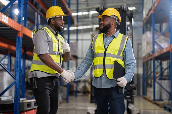 African Americans Working Warehouse Checking Forklift Truck Loading Carton Boxes — Stock Photo, Image